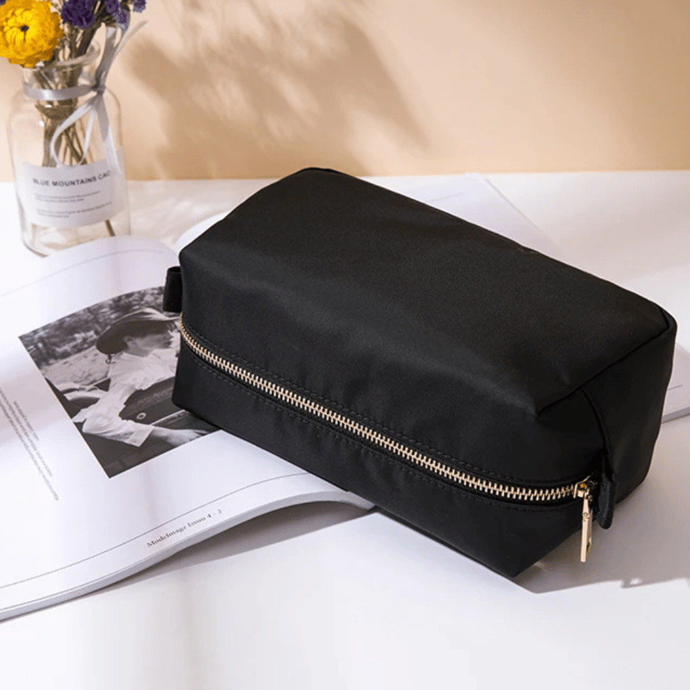 BLACK™ - MINIMALIST MAKEUP BAG